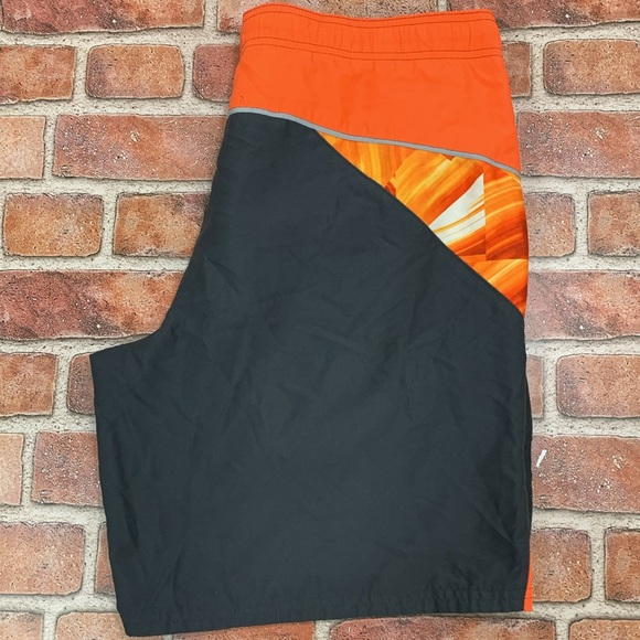 Nike men’s swim trunks. Size M - Picture 3 of 8